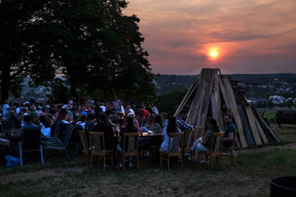 Sonnenuntergang Sonnwendfeuer