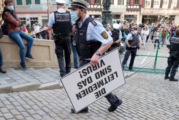 Querdenker Demonstration Tübingen Weg