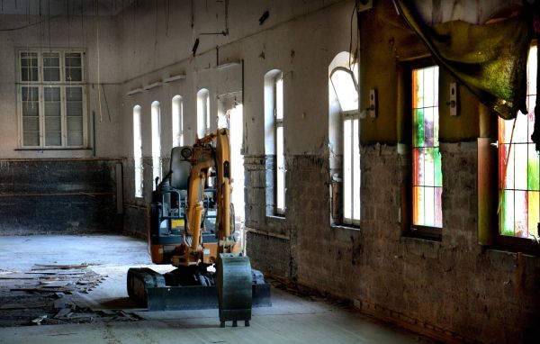 Ofterdingen Bagger im Kühlen Brunnen