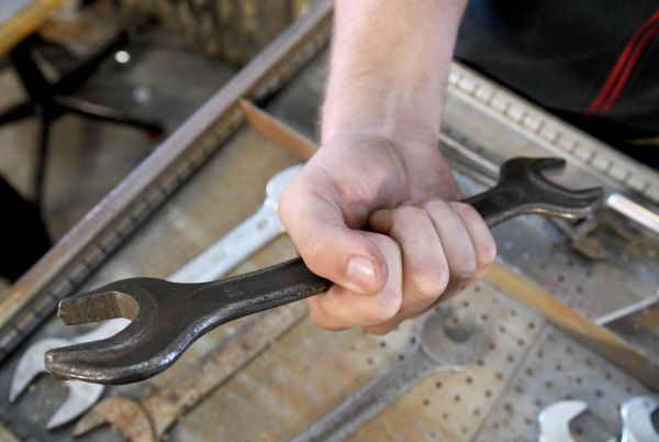 Autoschrauber Werkstatt Metall Schraubenschlussel Faust