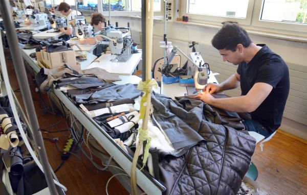 Heinz Bauer Manufakt Oferdingen Leder Herstellung