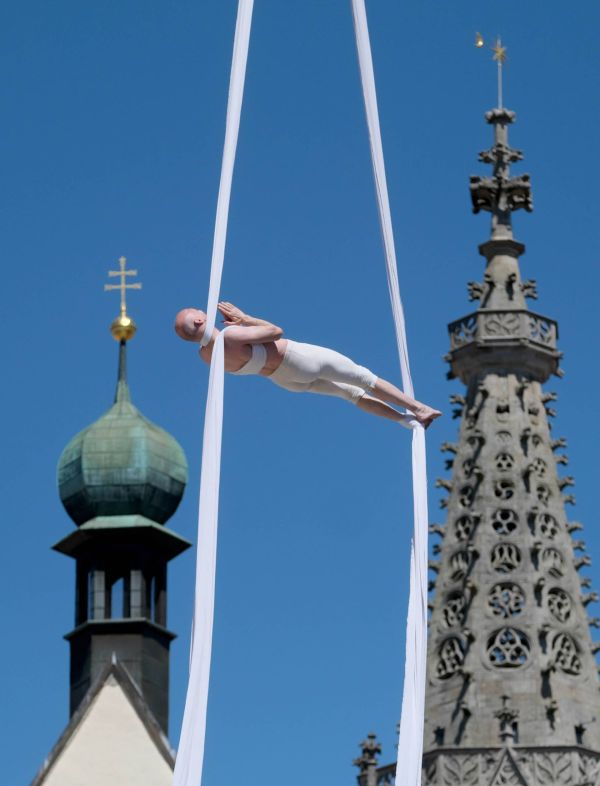Carismo Rottenburg Tuch Kirche