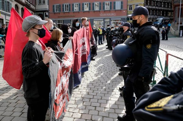 Querdenker Demonstration Tübingen mauer