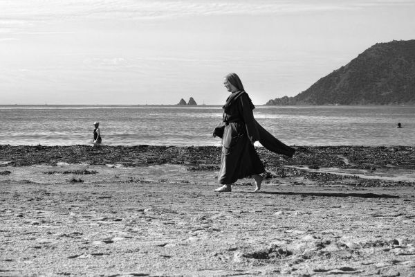 Frankreich Strandspaziergang sw