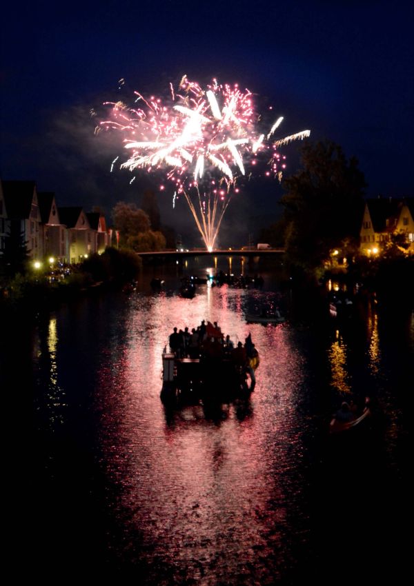 Floß Fluss Feuerwerk Neckar