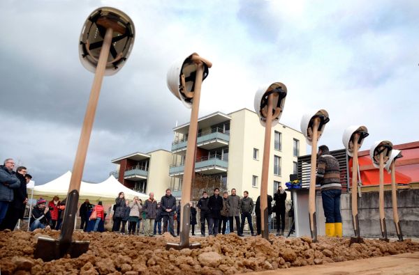 Spatenstich Spaten Helme