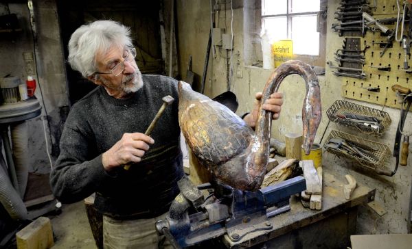 Schwan Werkstatt Hammer